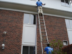 gutter cleaning in bloomington il